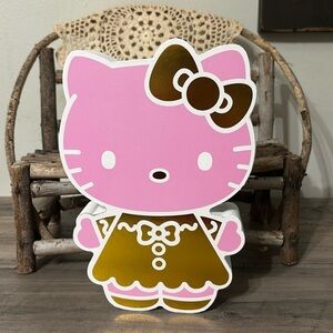 NWT HELLO KITTY GINGERBREAD PINK W/SHINY GOLD BOW AND DRESS TABLETOP WOODEN SIGN